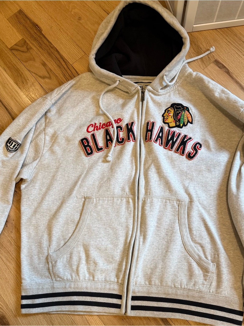 Old Time Hockey Causeway Collection Chicago Blackhawks Grey Zip-Up Hoodie XXL